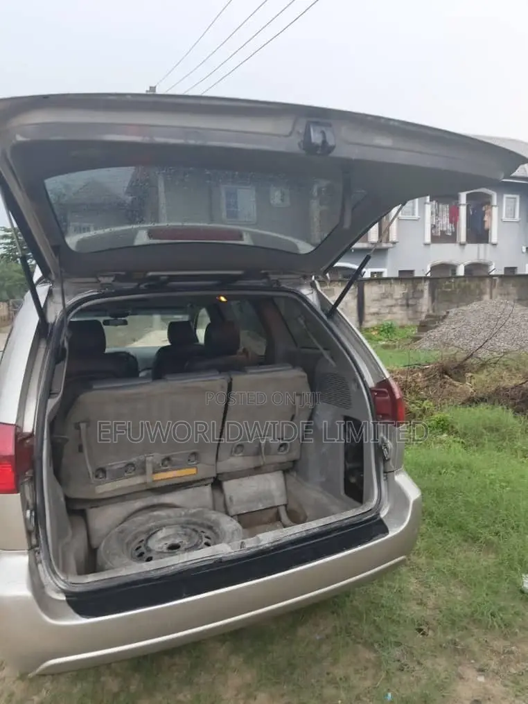 Toyota Sienna LE FWD 2006 Gray