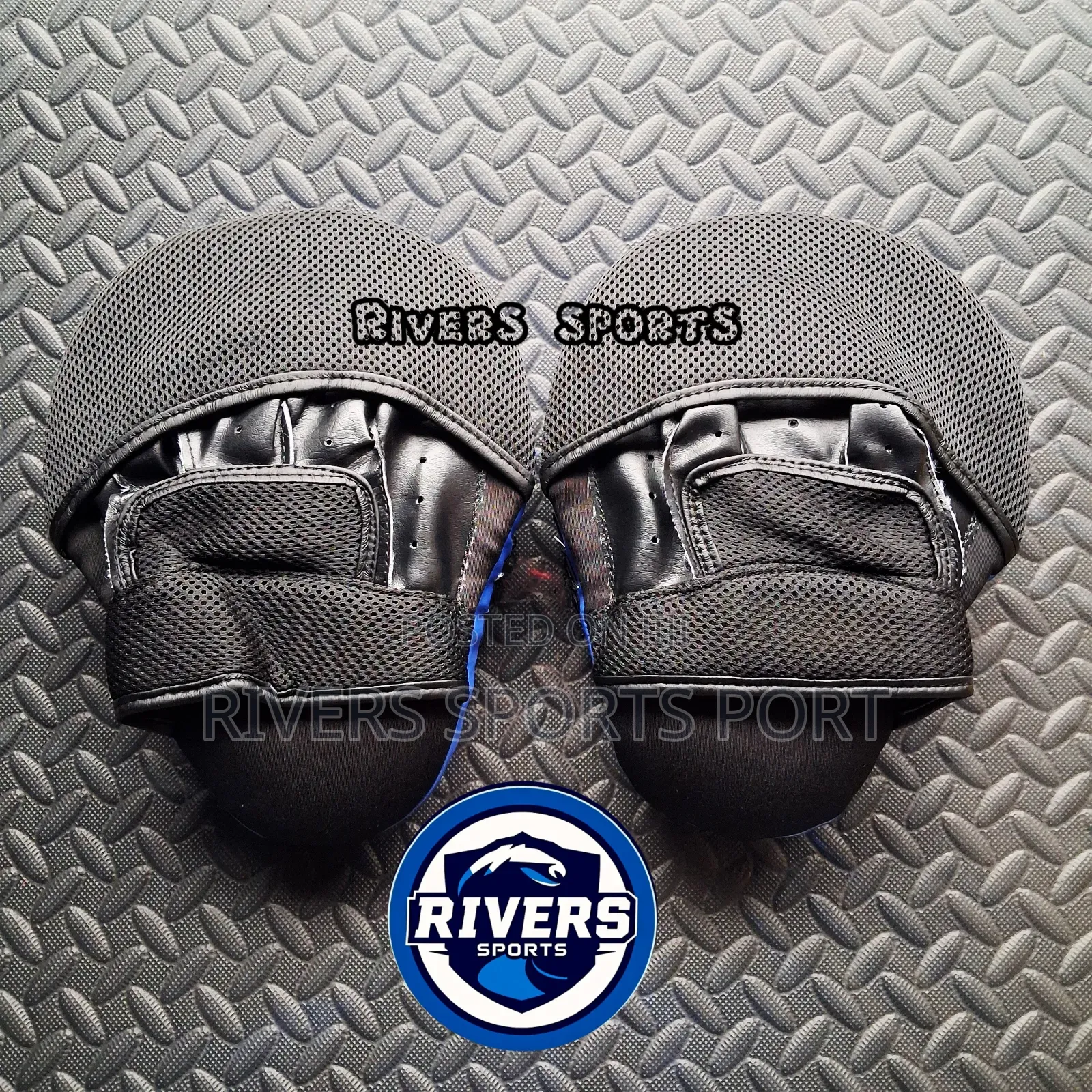 Everlast Mantis Target Strike Boxing Pad Punch Mitt