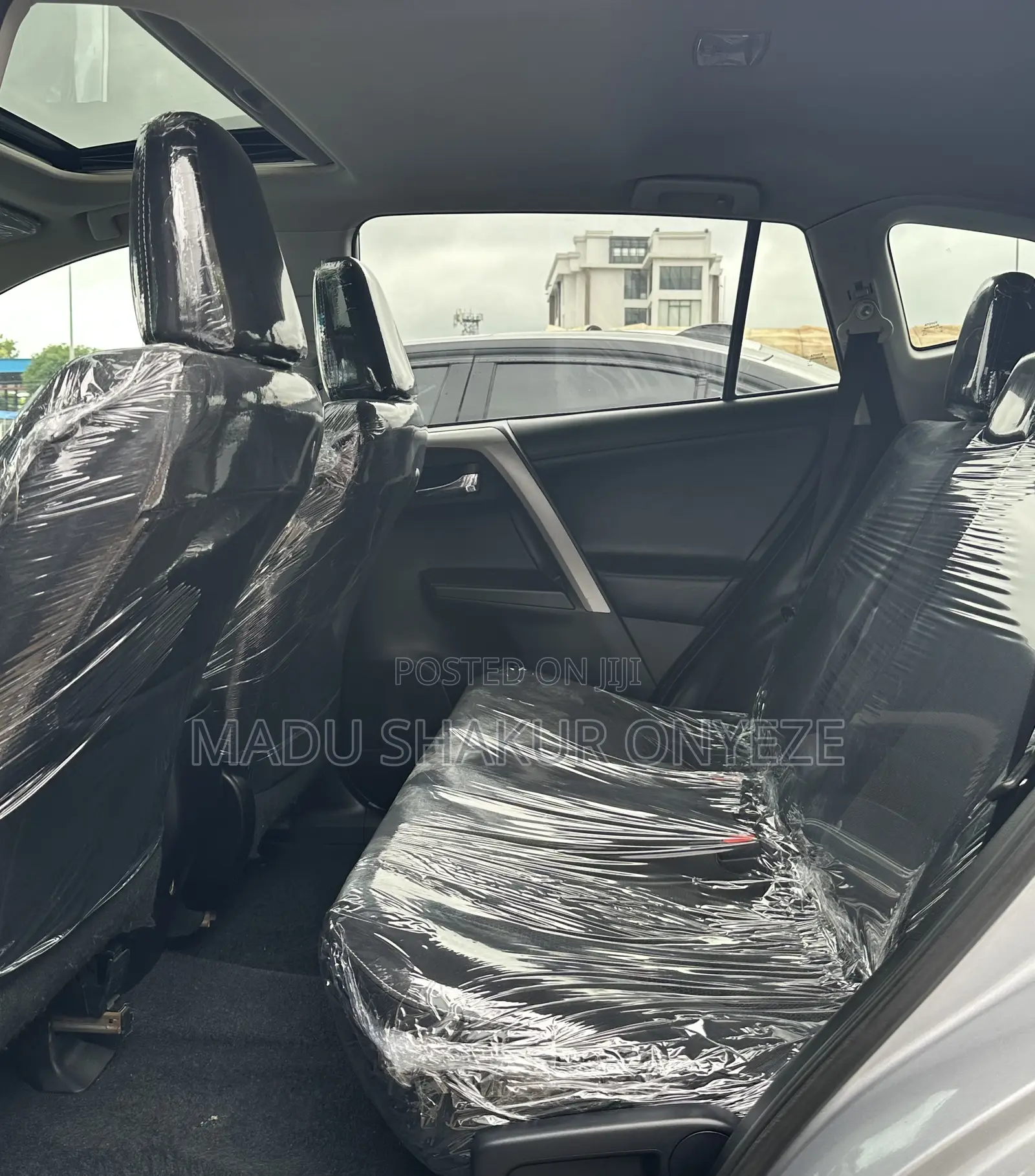 Toyota RAV4 XLE AWD (2.5L 4cyl 6A) 2016 Silver