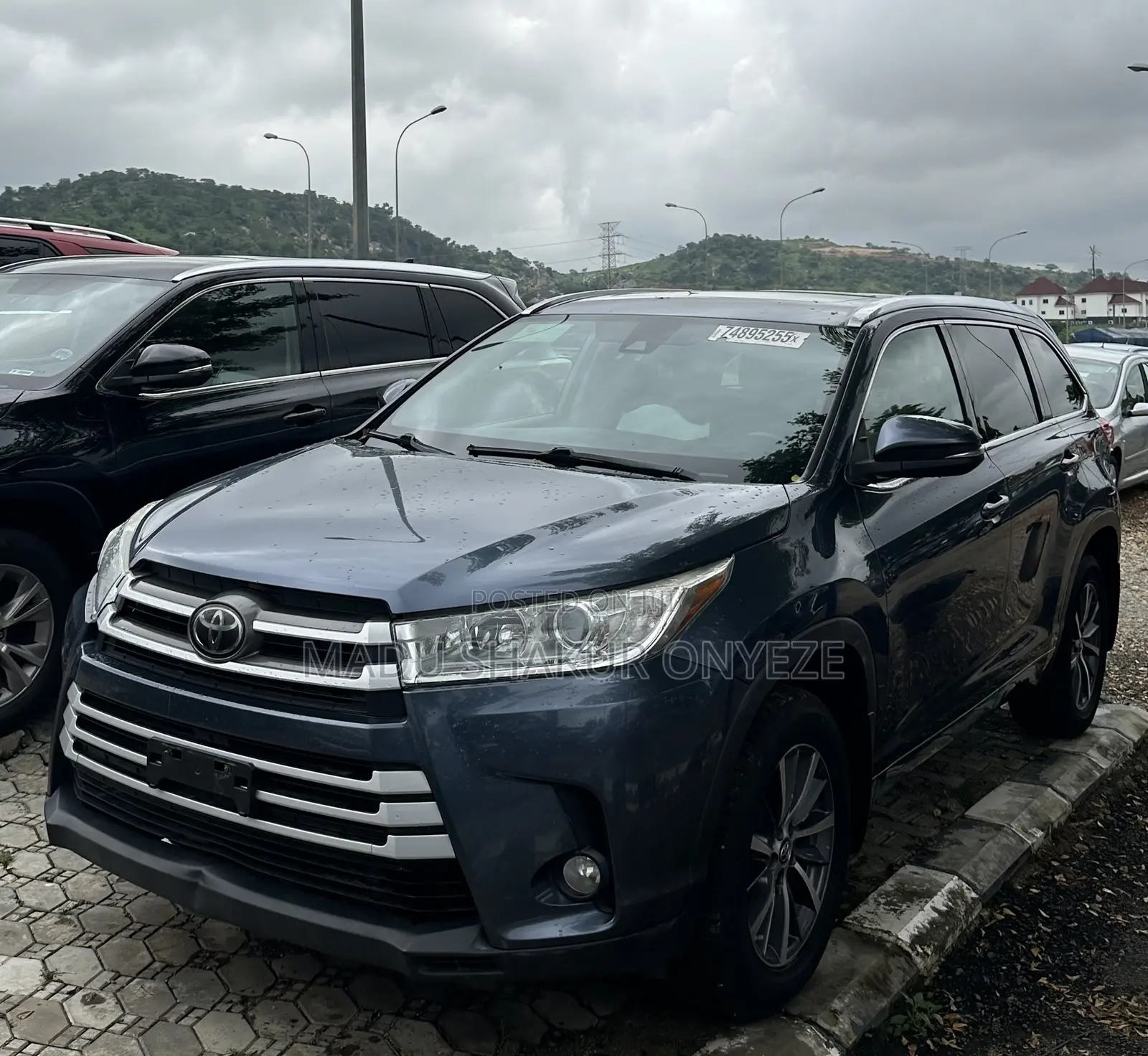 Toyota Highlander XLE 4x4 V6 (3.5L 6cyl 8A) 2018 Blue
