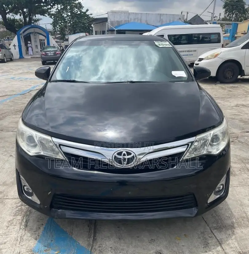 Toyota Camry LE 4dr Sedan (2.5L 4cyl 6A) 2014 Red