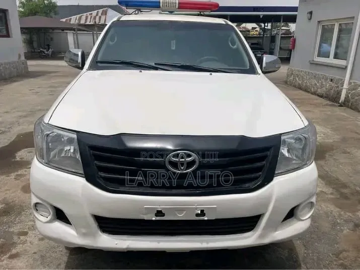 Toyota Hilux 2013 White