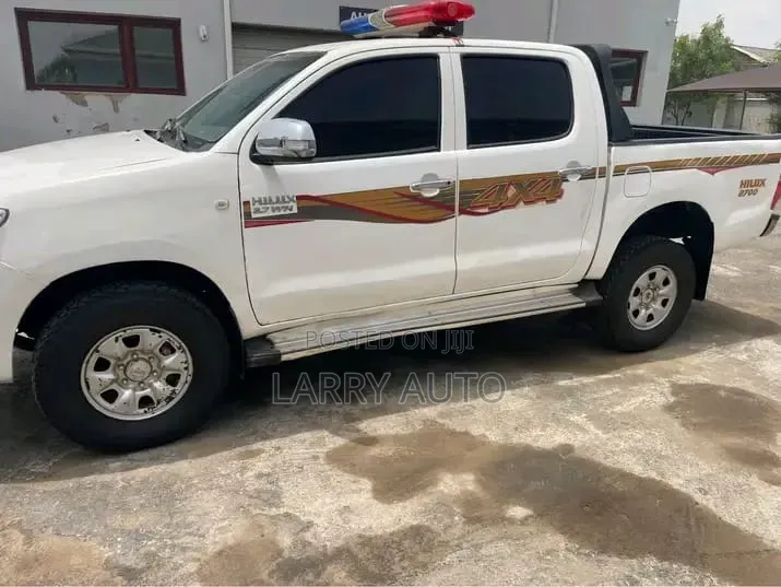 Toyota Hilux 2013 White