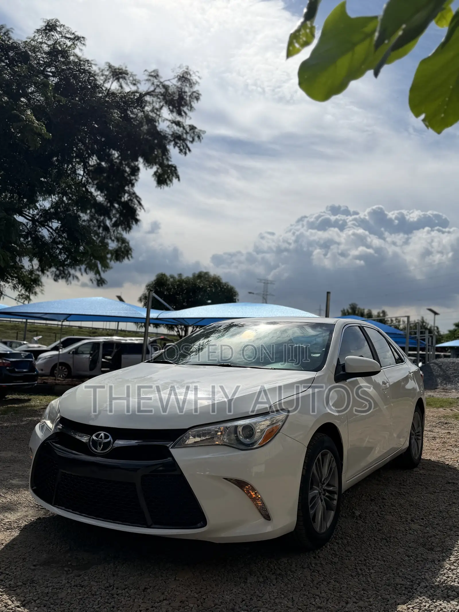 Toyota Camry LE 4dr Sedan (2.5L 4cyl 6A) 2016 White