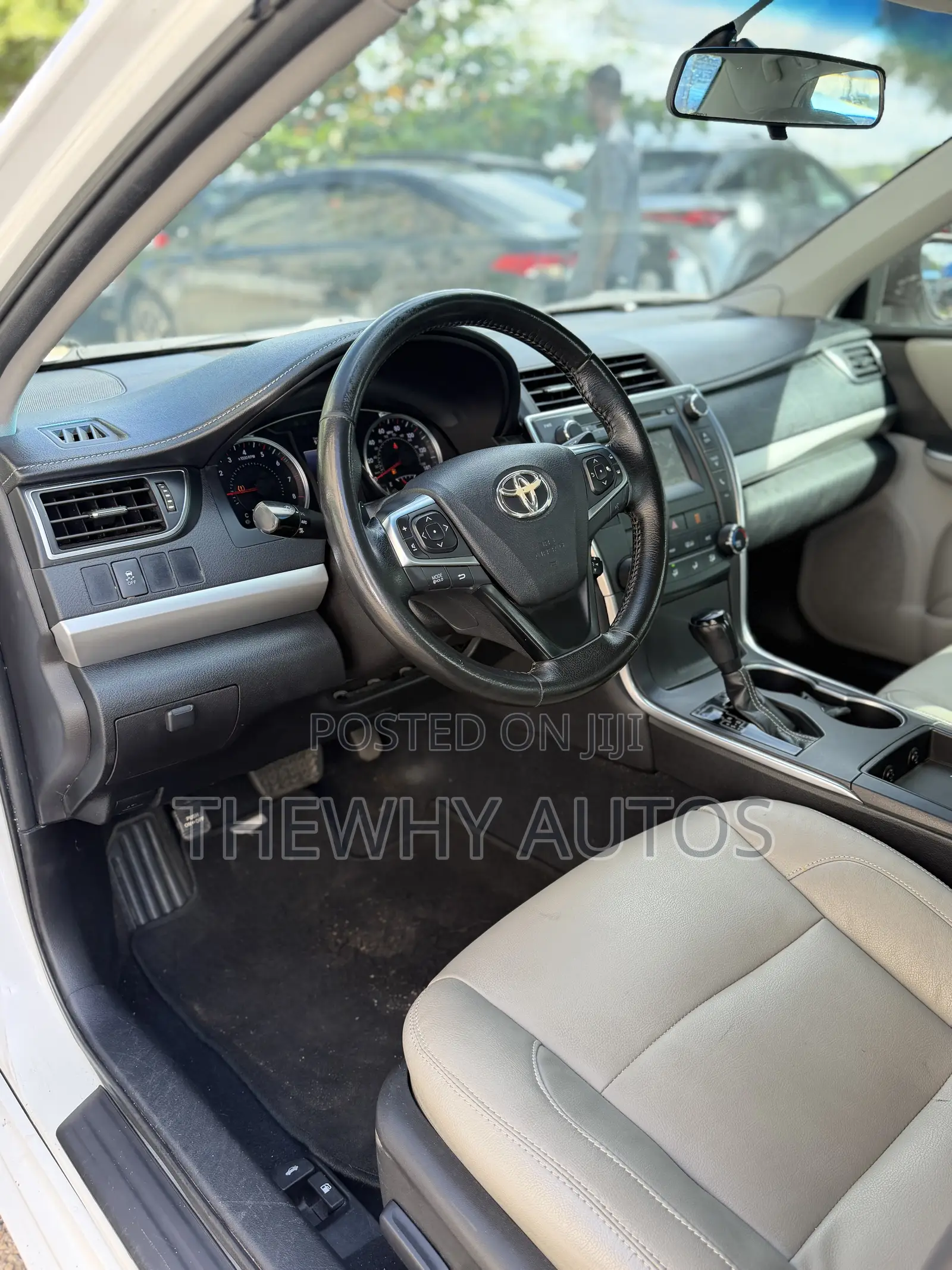 Toyota Camry LE 4dr Sedan (2.5L 4cyl 6A) 2016 White