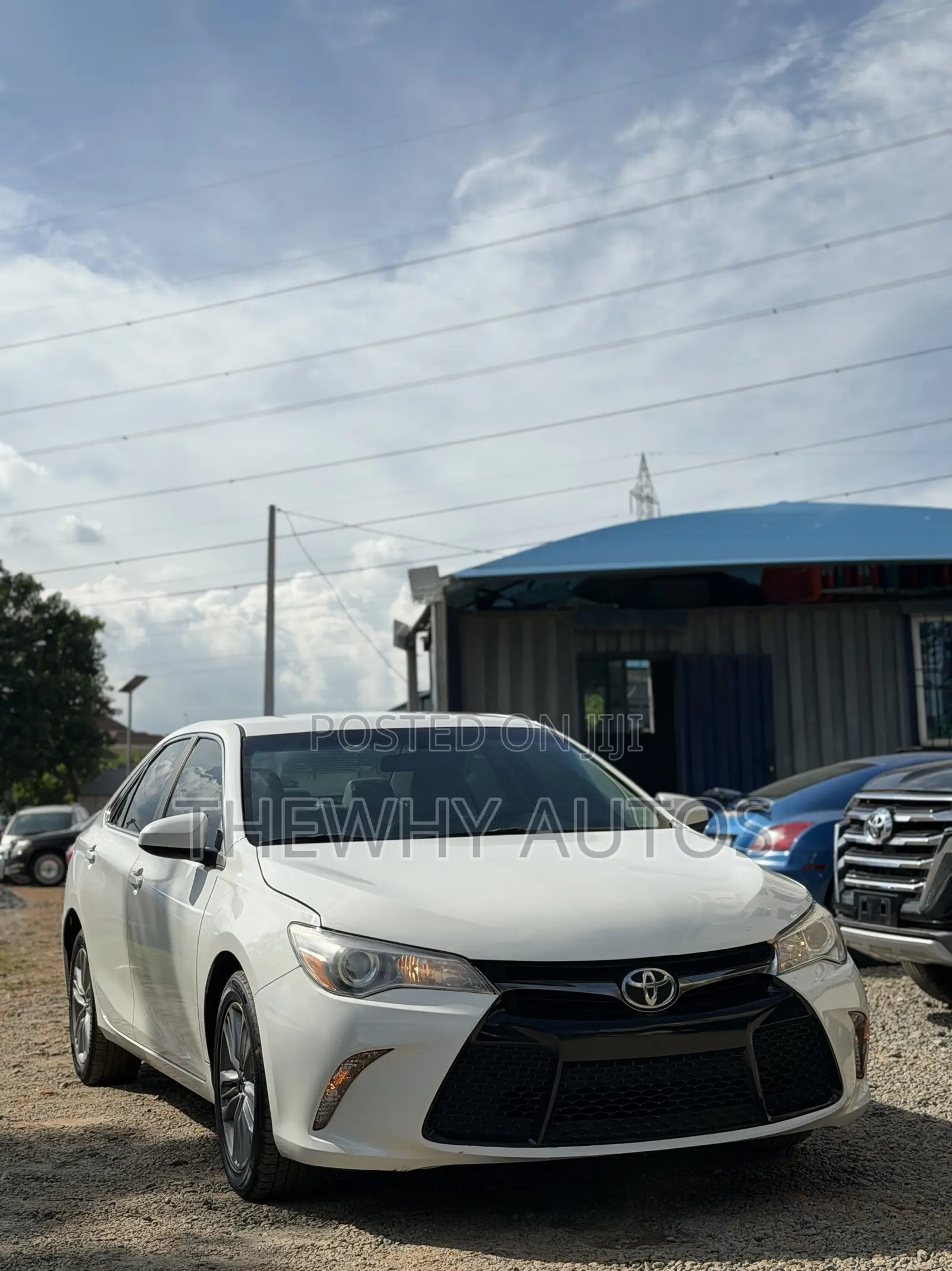 Toyota Camry LE 4dr Sedan (2.5L 4cyl 6A) 2016 White