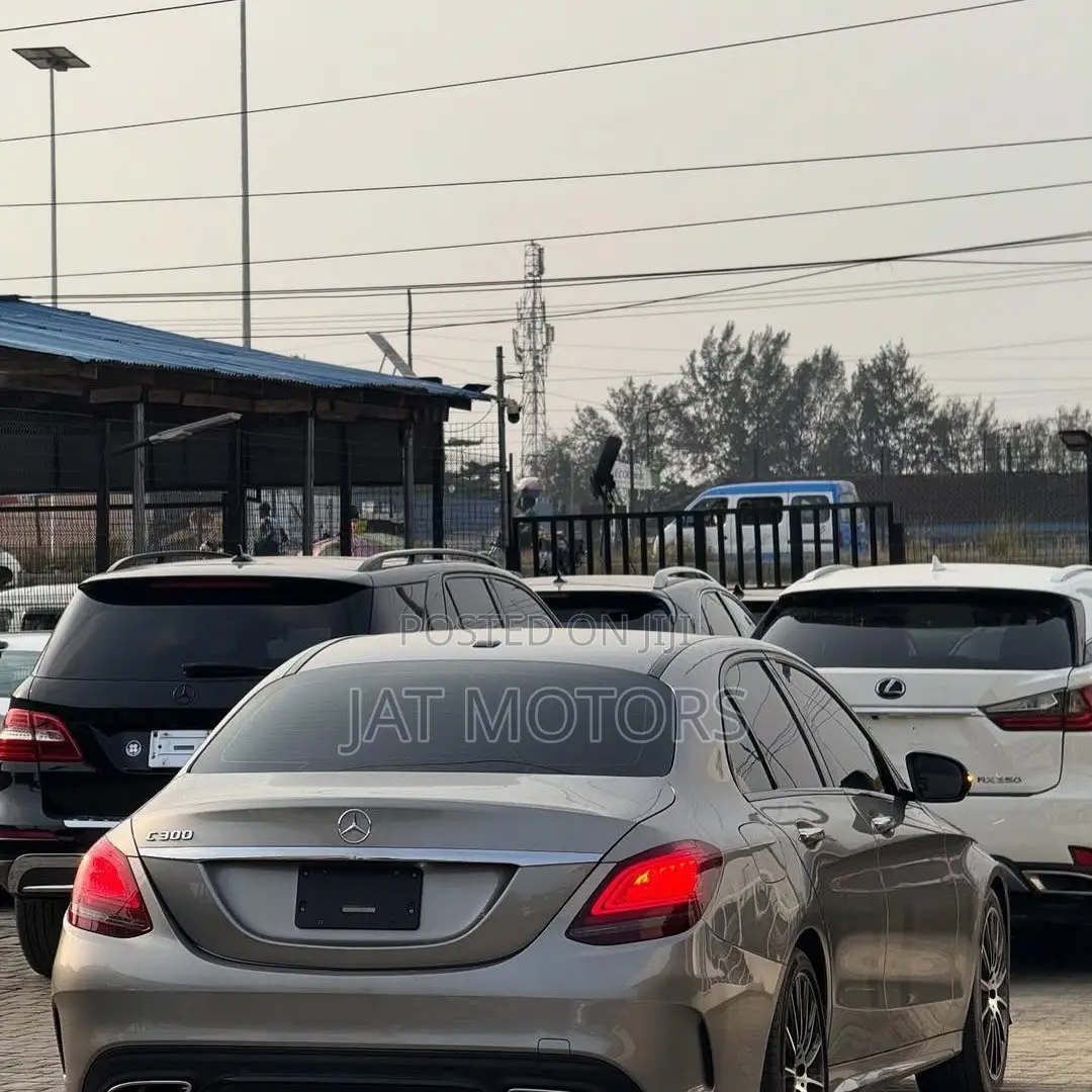 Mercedes-Benz C300 Base C300 AWD 4MATIC Sedan 2019 Gold