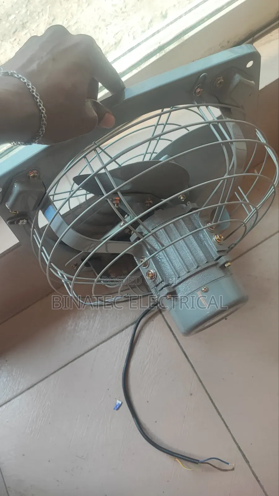 12 Inches Industrial Extractor Fan – Heavy Duty Ventilation