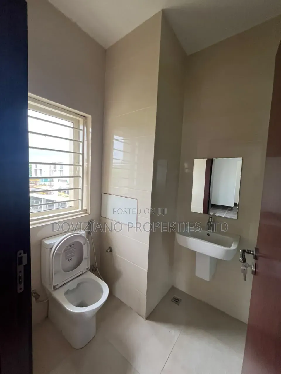 4bdrm Apartment in Banana Island for rent