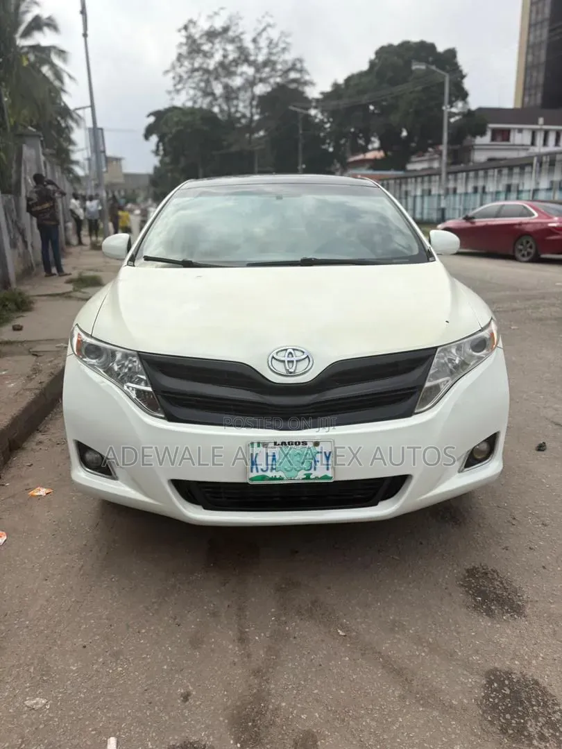 Toyota Venza 2010 White