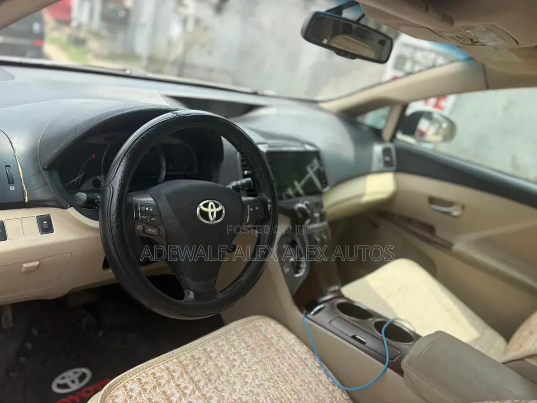 Toyota Venza 2010 White
