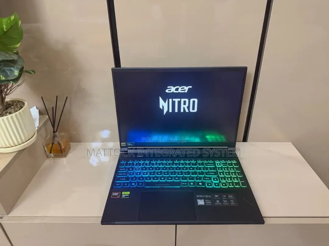 Laptop Acer Nitro V 16S 16GB AMD Ryzen 7 SSD 1T