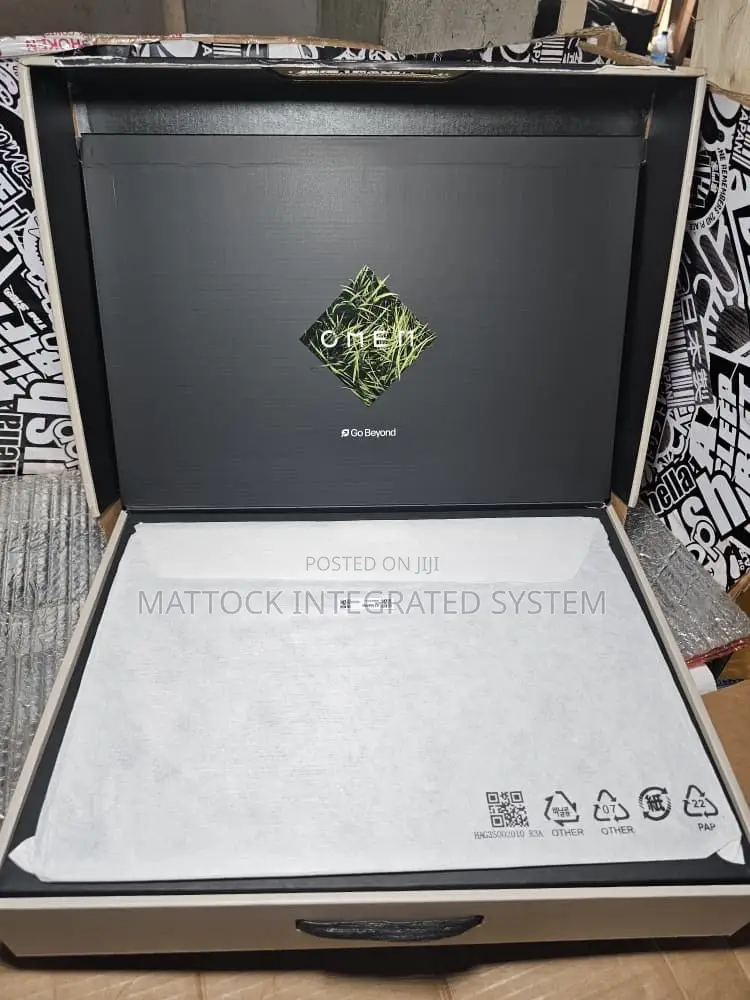 Laptop HP Omen 17 16GB AMD Ryzen 7 SSD 1T
