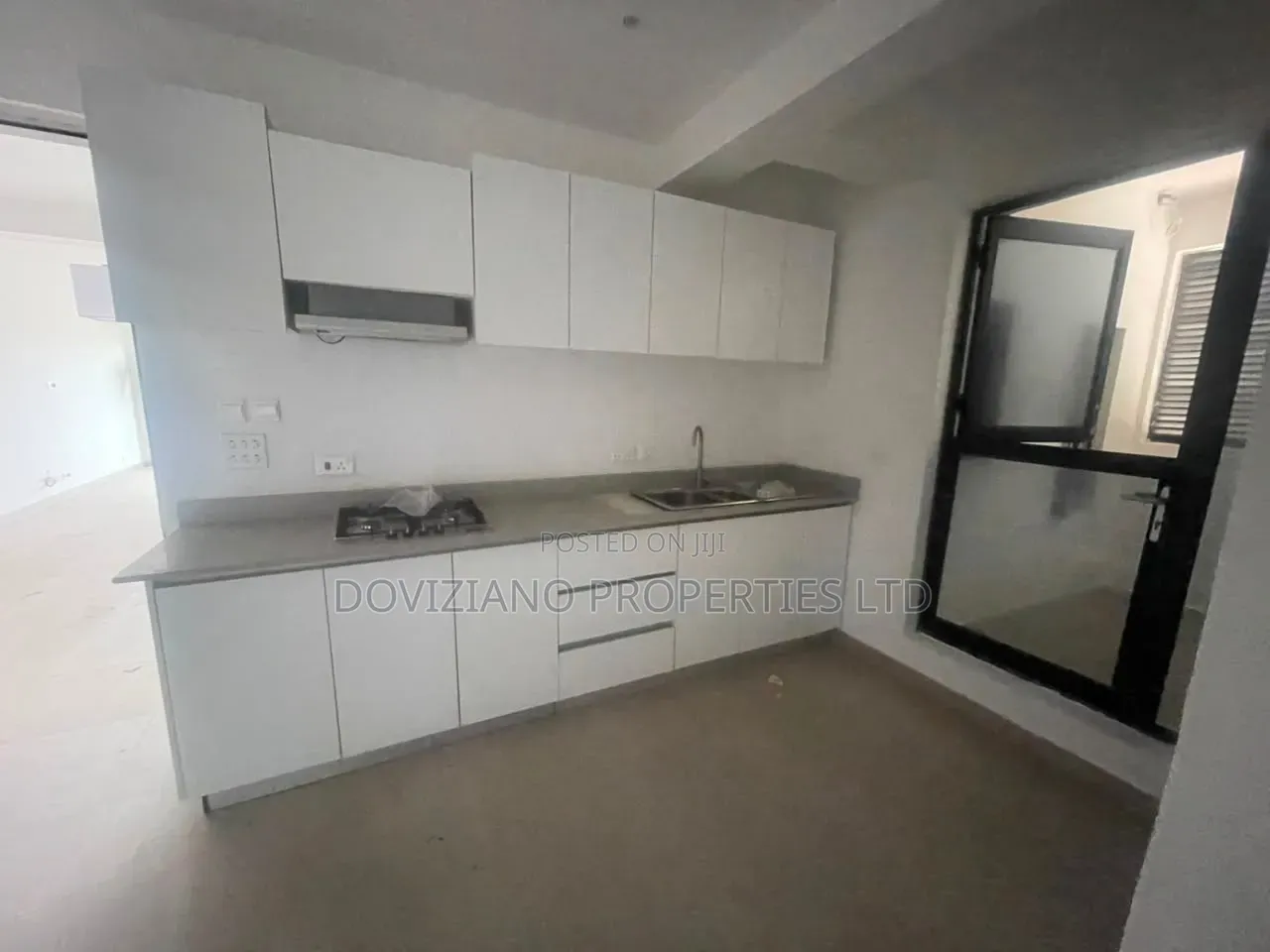 2bdrm Apartment in Lekki Phase 1 for rent