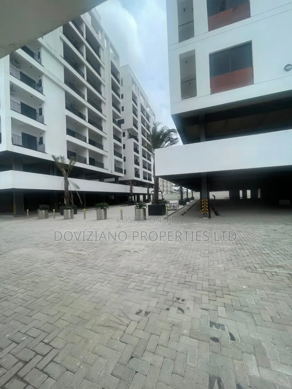 2bdrm Apartment in Lekki Phase 1 for rent