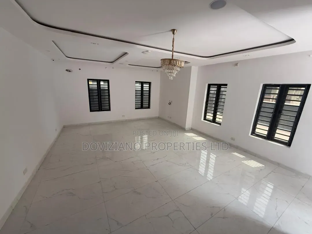 5bdrm Duplex in Lekki Phase 1 for sale