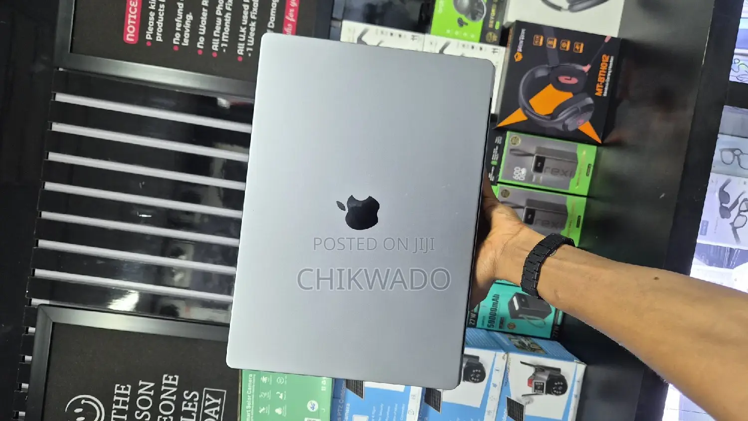 Laptop Apple MacBook Pro 2021 M1 32GB Apple M1 Pro SSD 1T
