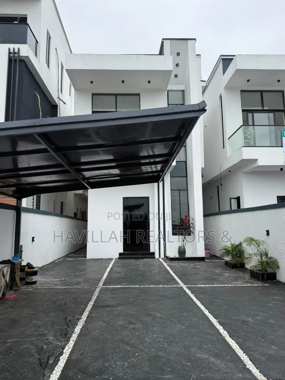 5bdrm Duplex in Sangotedo for sale