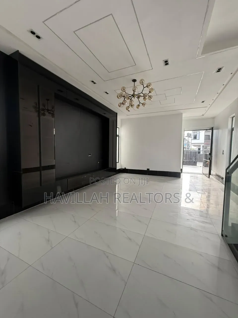 5bdrm Duplex in Sangotedo for sale