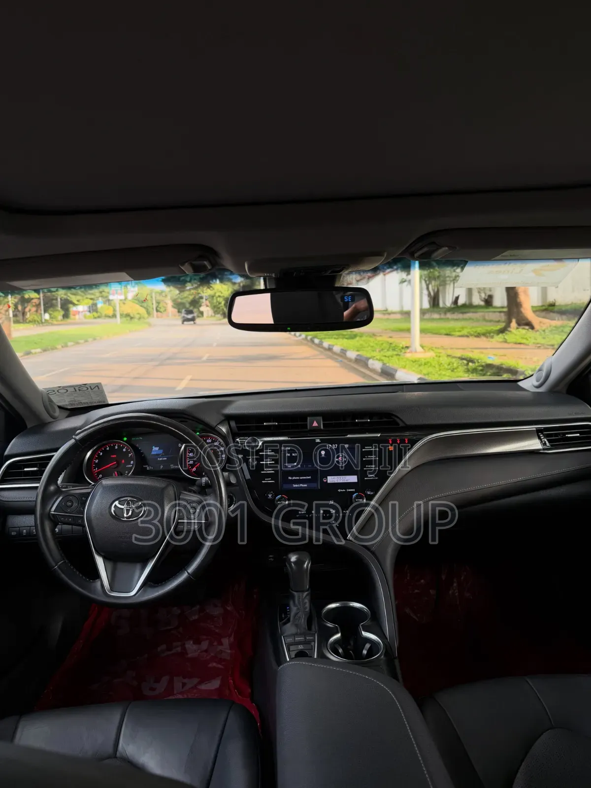 Toyota Camry 2018 Silver