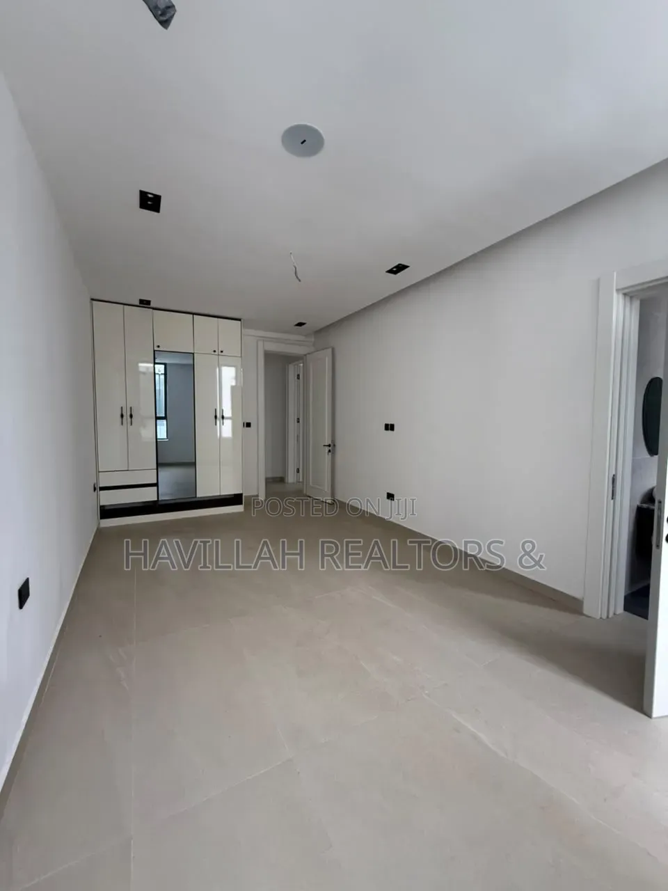 5bdrm Duplex in Ikate for sale