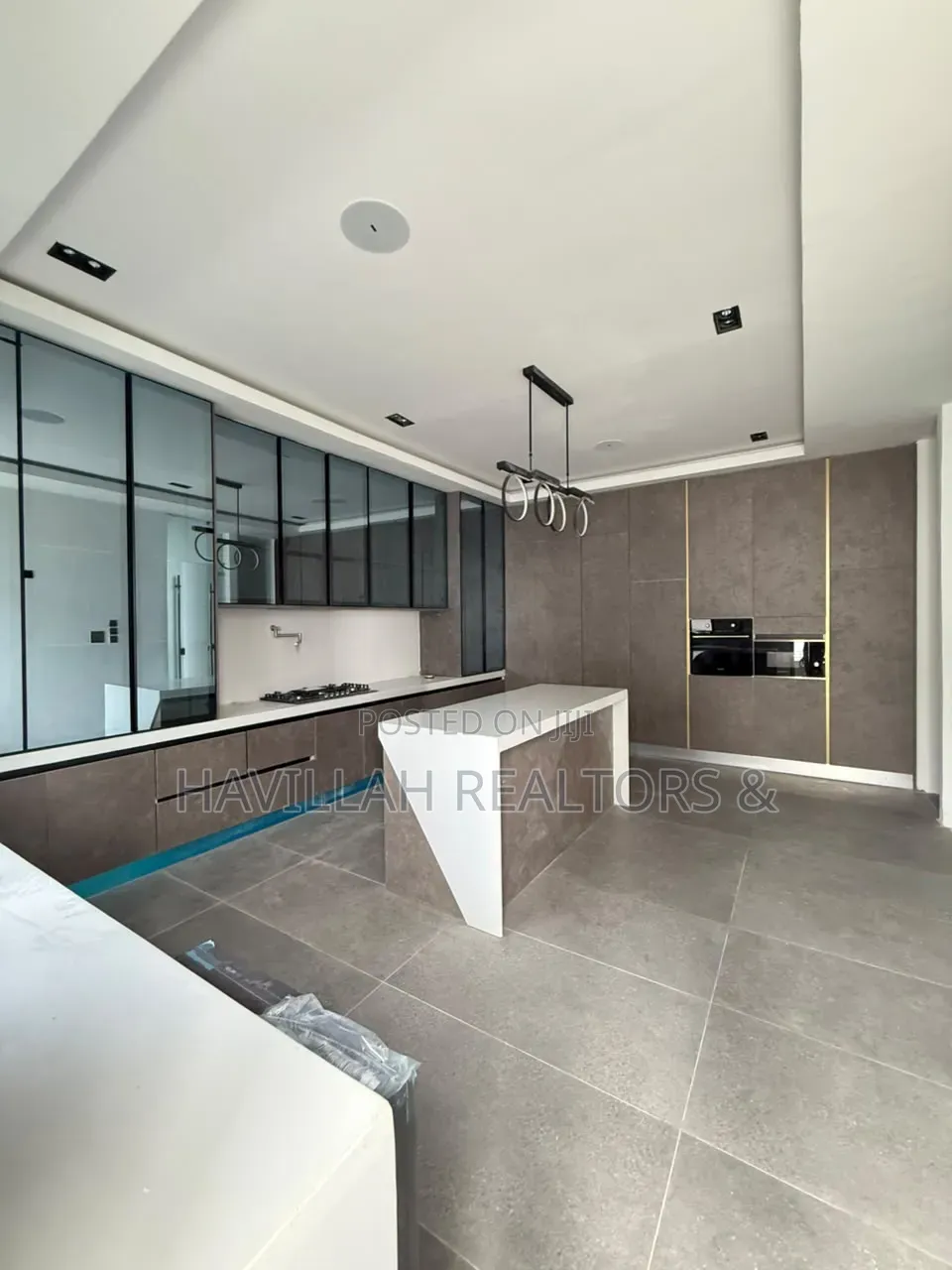 5bdrm Duplex in Ikate for sale