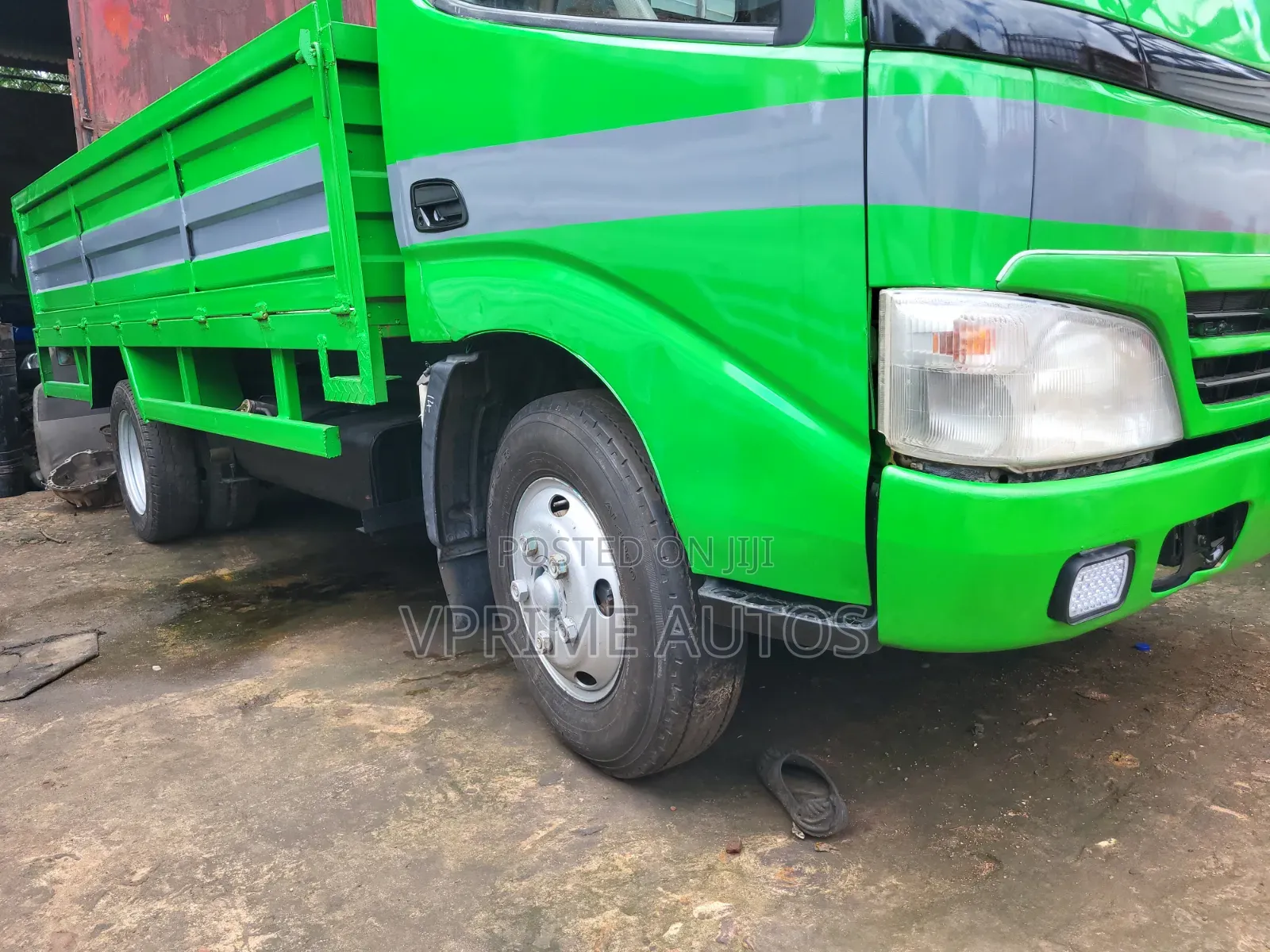 Toyota Dyna 2010 Green