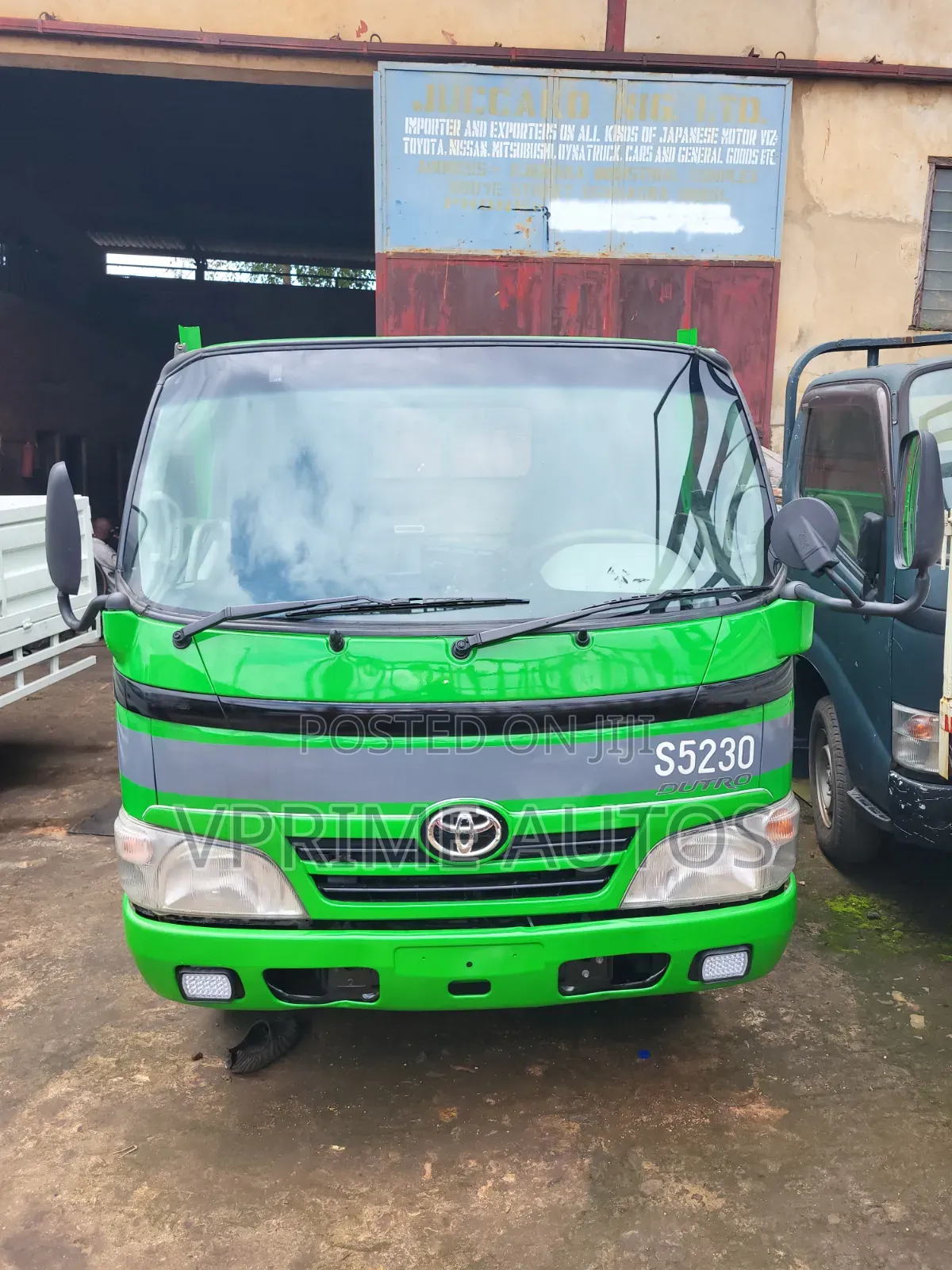 Toyota Dyna 2010 Green