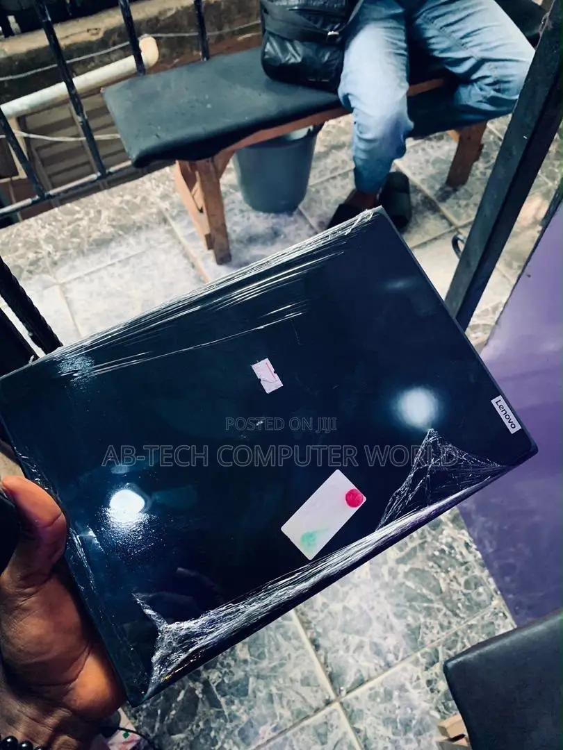 Laptop Lenovo IdeaPad 100 4GB Intel Pentium SSD 60GB