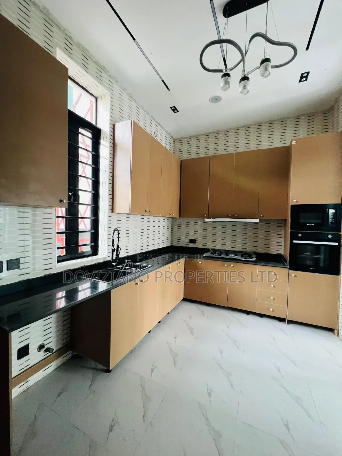 4bdrm Duplex in Ikota for sale