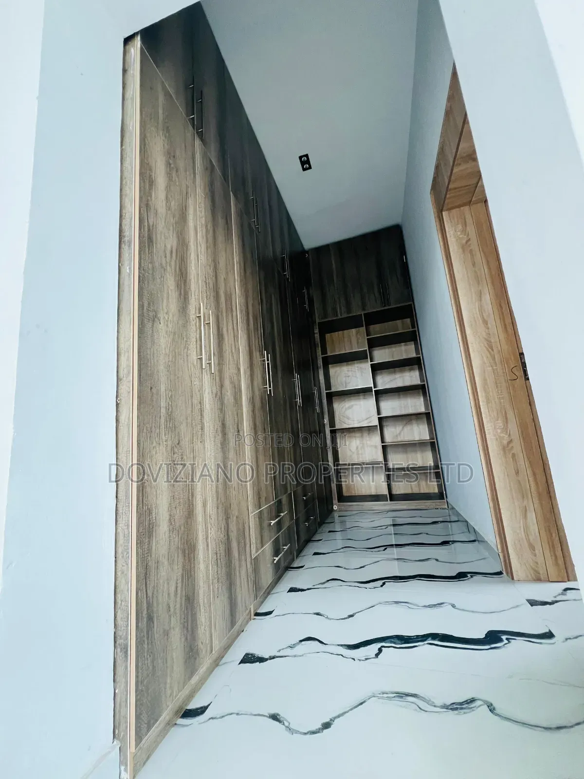 4bdrm Duplex in Ikota for sale