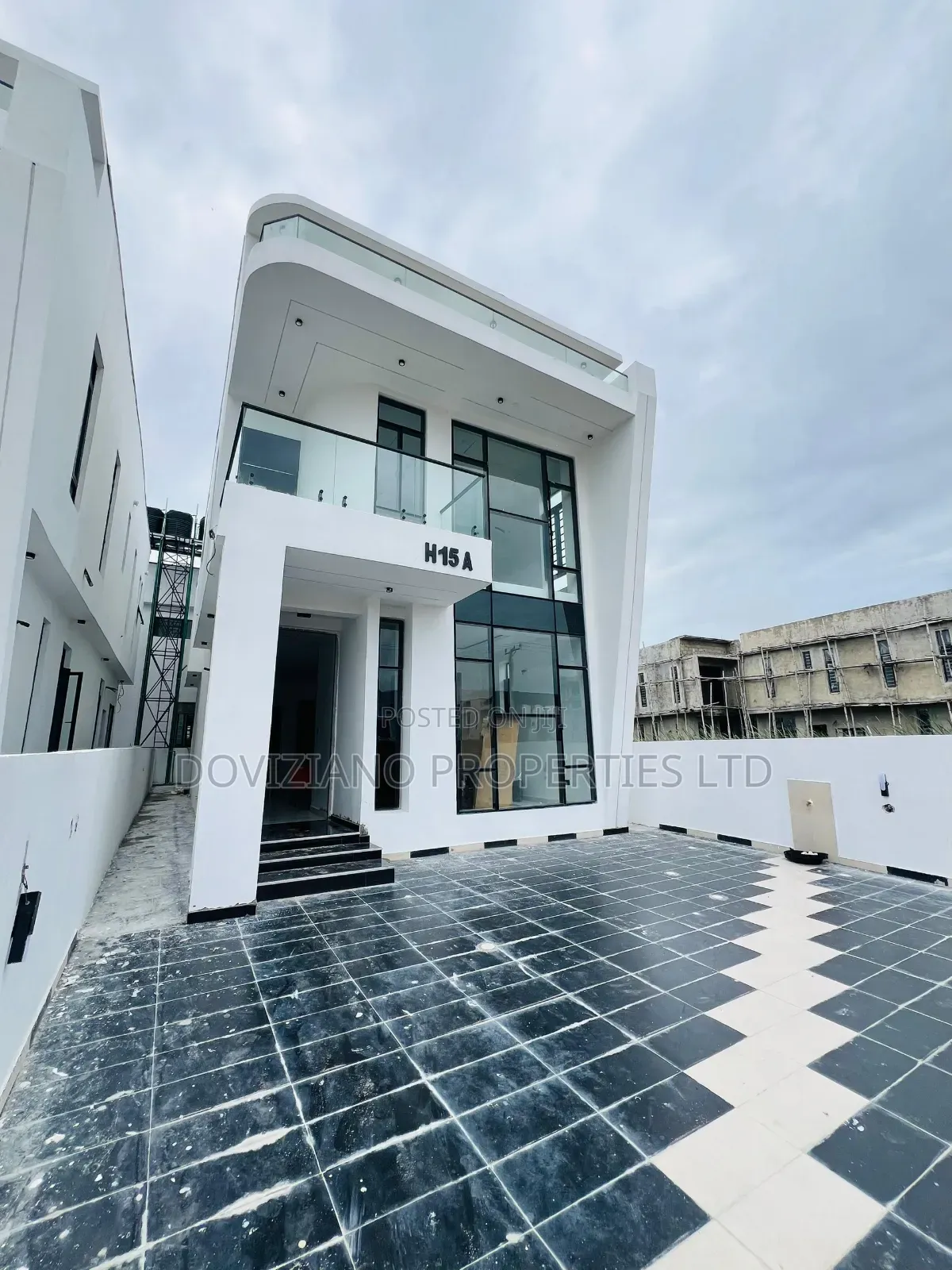 4bdrm Duplex in Ikota for sale