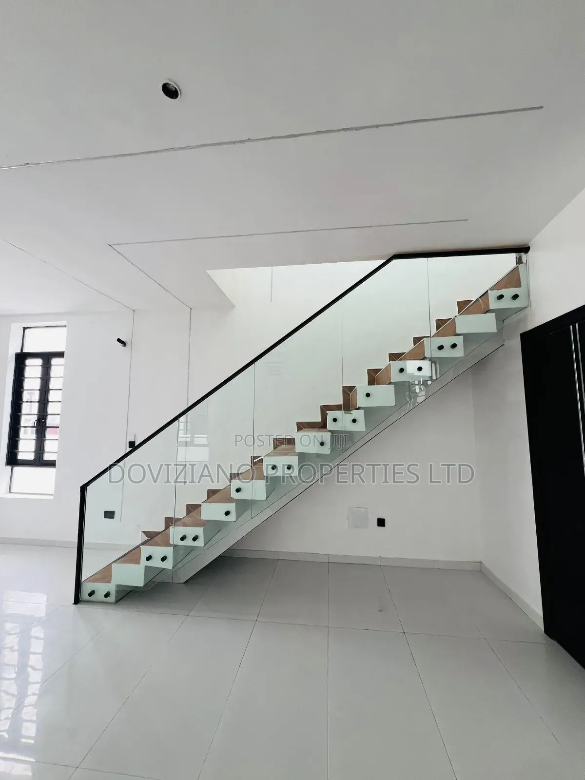 4bdrm Duplex in Ikota for sale