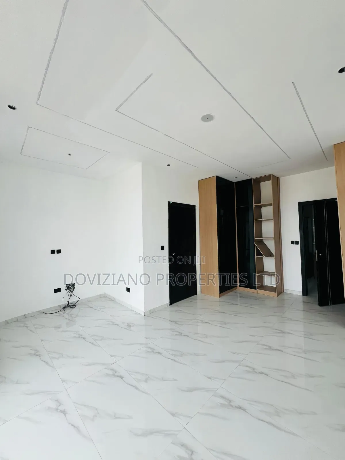 4bdrm Duplex in Ikota for sale