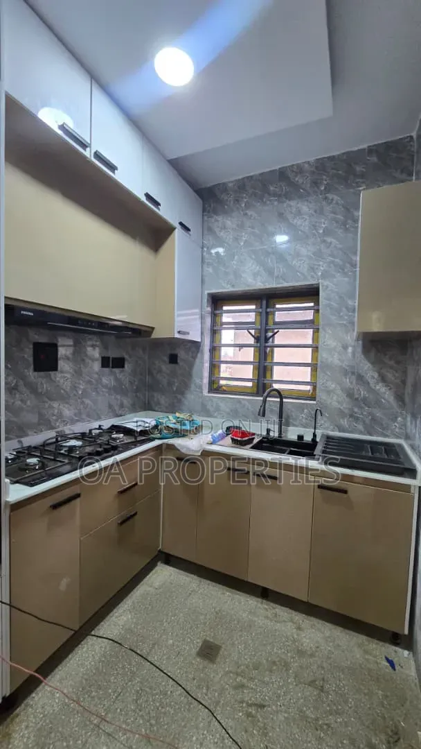 2bdrm Block of Flats in Alalubosa Gra Phase for rent