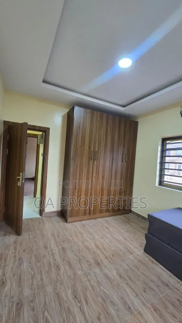 2bdrm Block of Flats in Alalubosa Gra Phase for rent