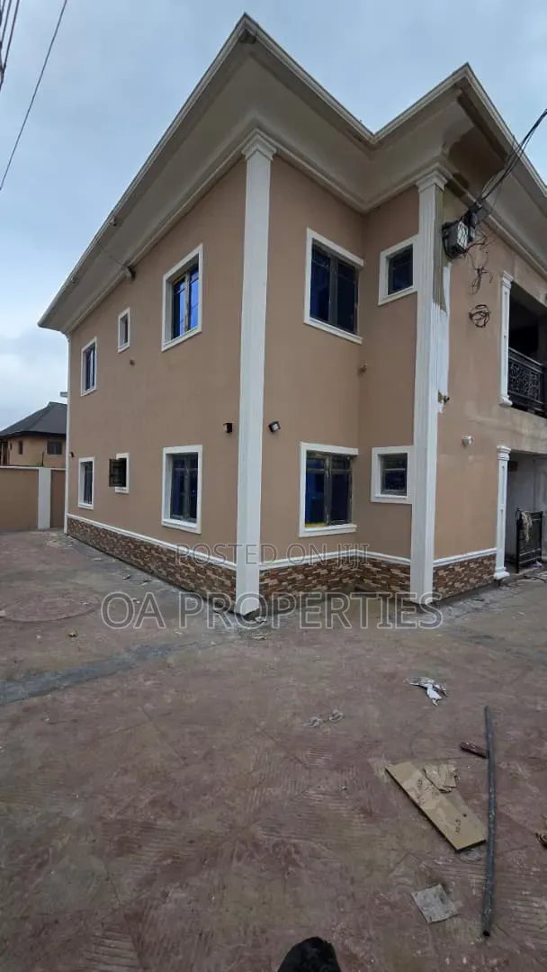 2bdrm Block of Flats in Alalubosa Gra Phase for rent