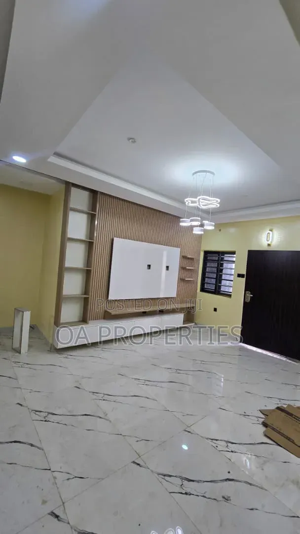 2bdrm Block of Flats in Alalubosa Gra Phase for rent