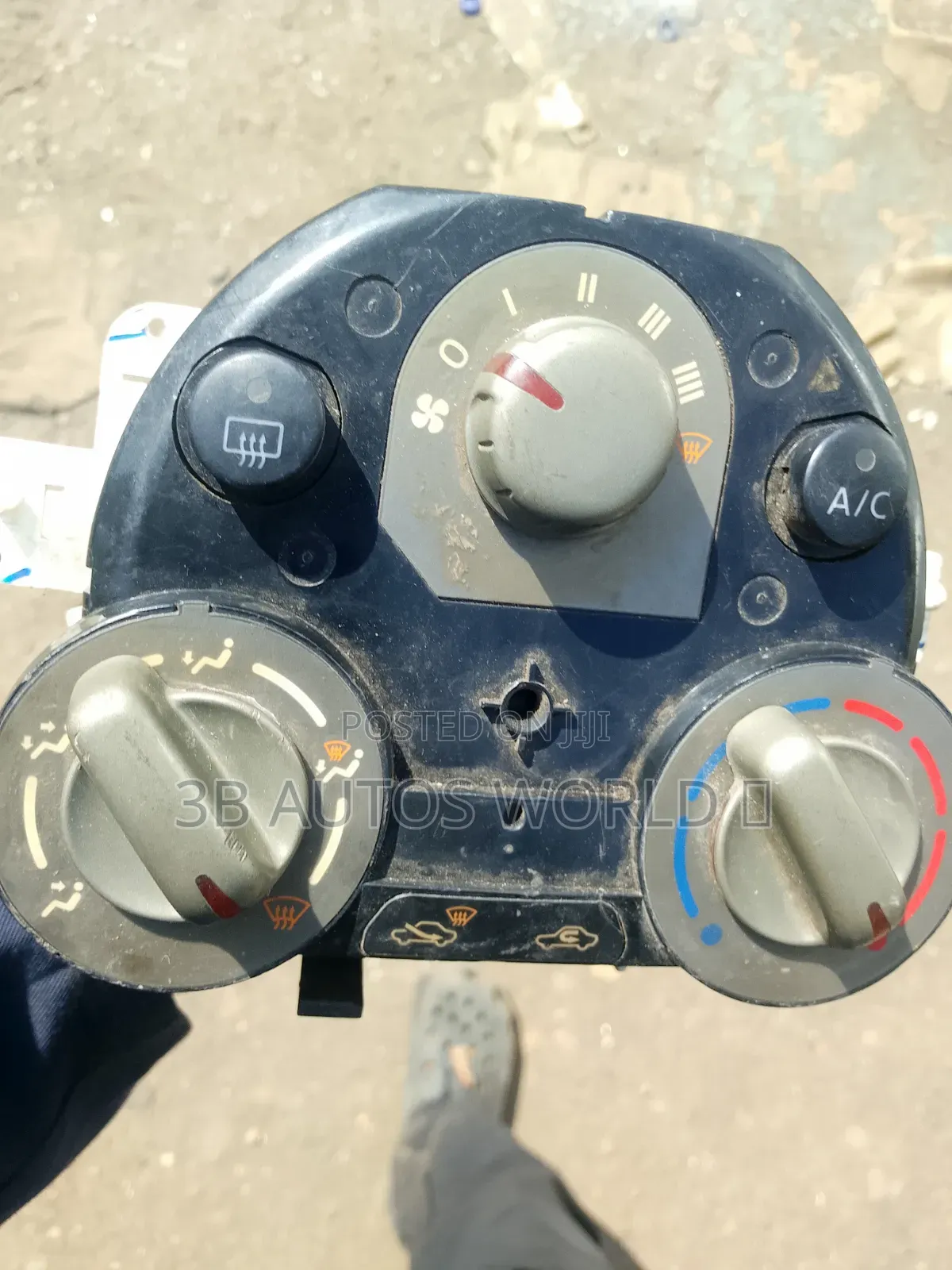 Dashboard Vent for Nissan Sunny 2011