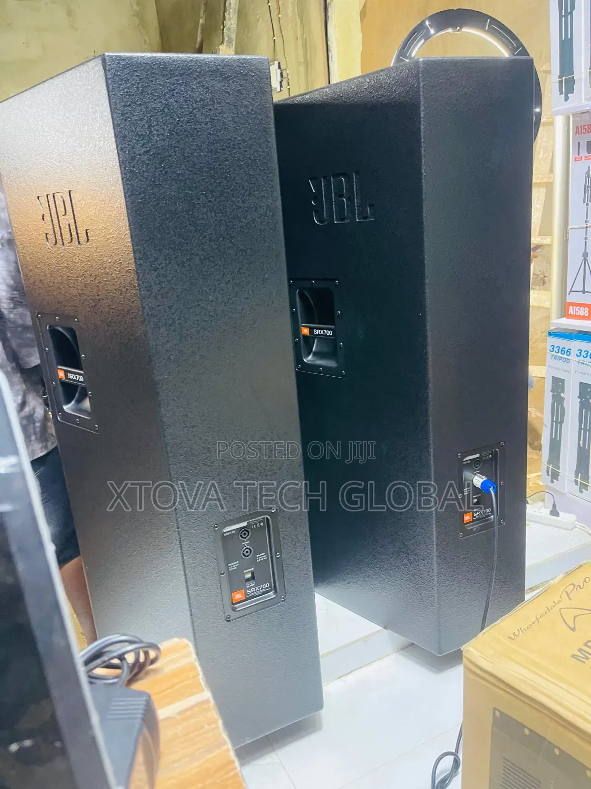 JBL SRX725 Dual 15” Two-Way Professional Loudspeaker