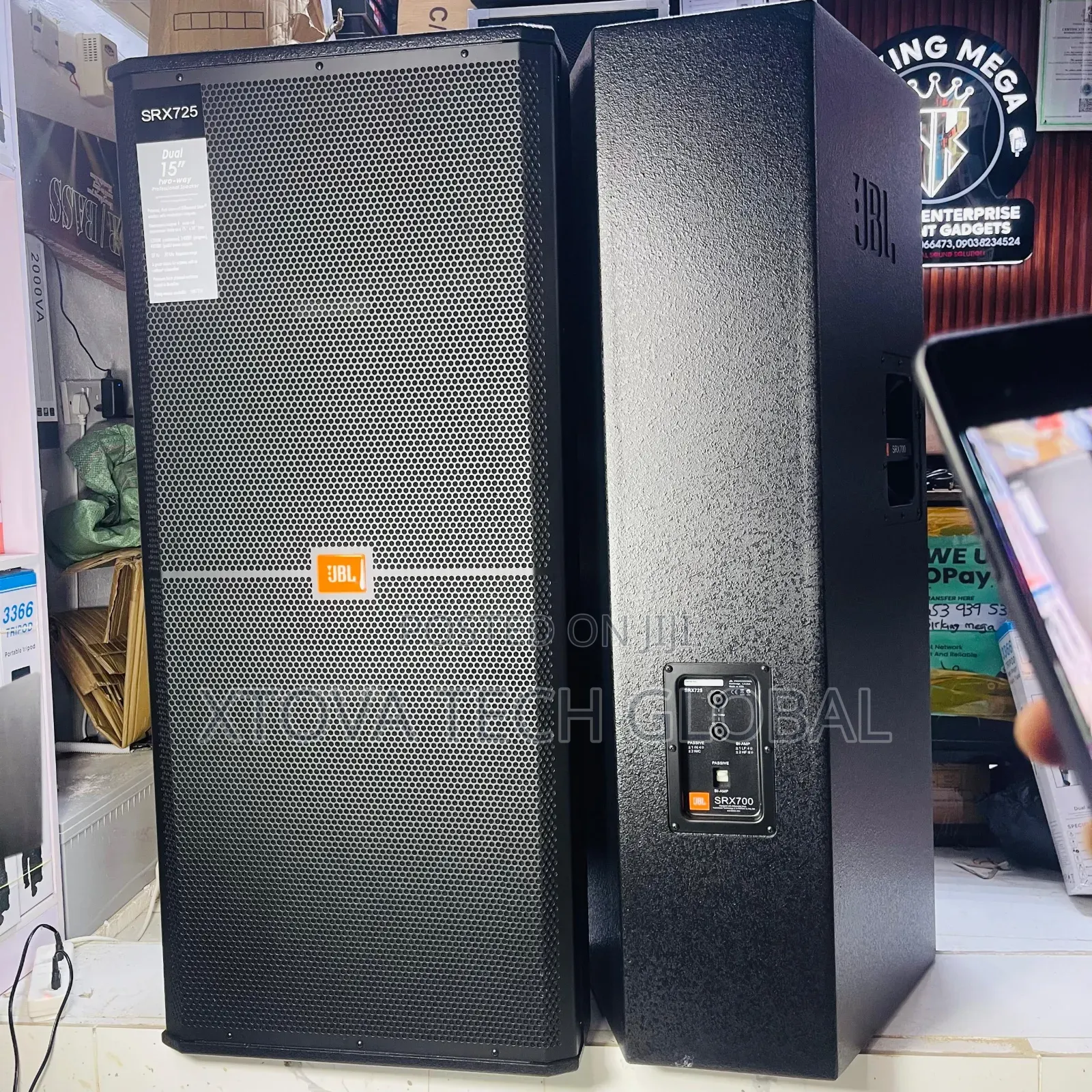 JBL SRX725 Dual 15” Two-Way Professional Loudspeaker