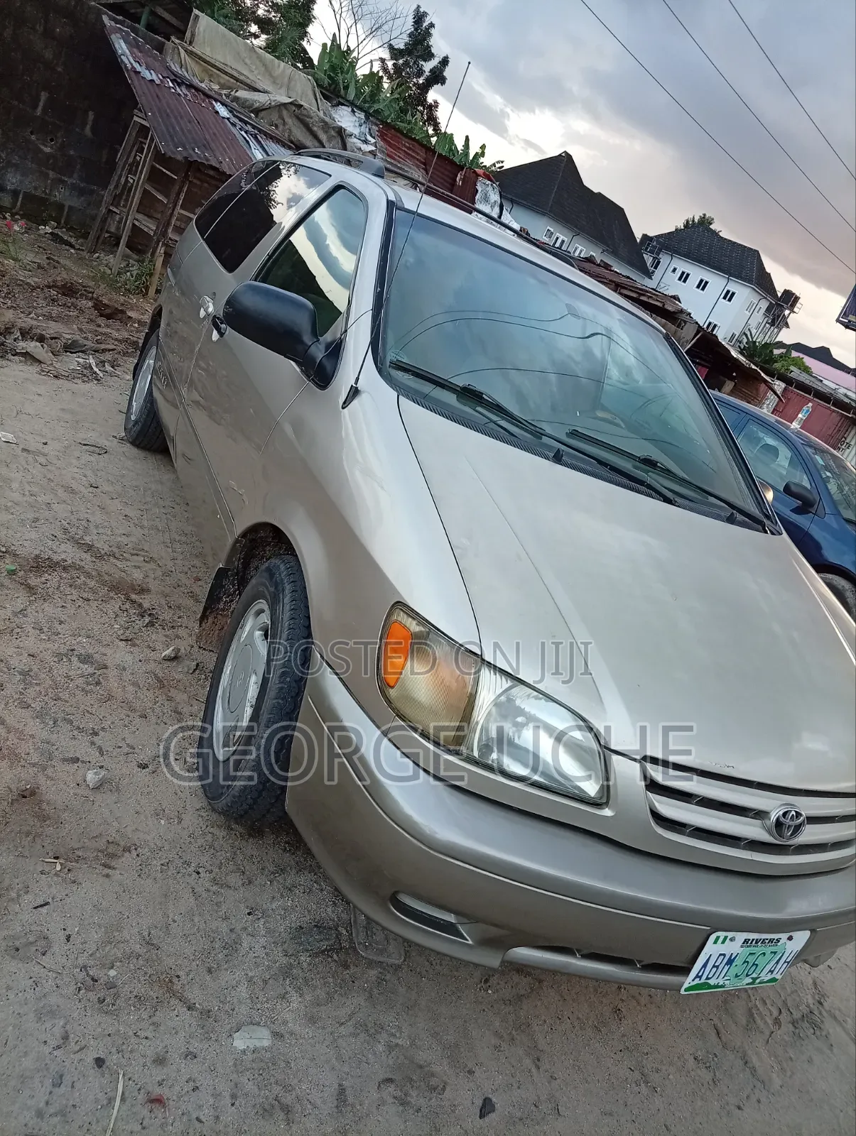 Toyota Sienna 2002 Gold