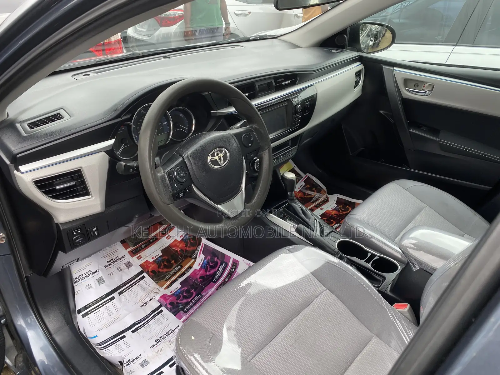 Toyota Corolla LE 4dr Sedan (1.8L 4cyl CVT) 2015 Gray