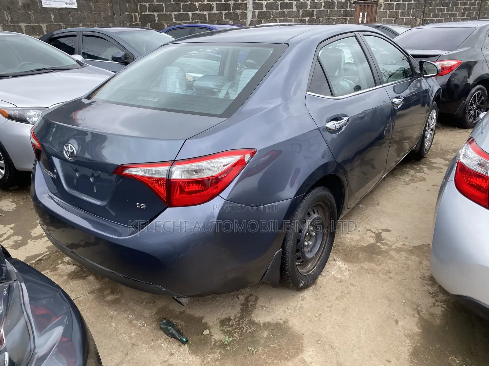 Toyota Corolla LE 4dr Sedan (1.8L 4cyl CVT) 2015 Gray