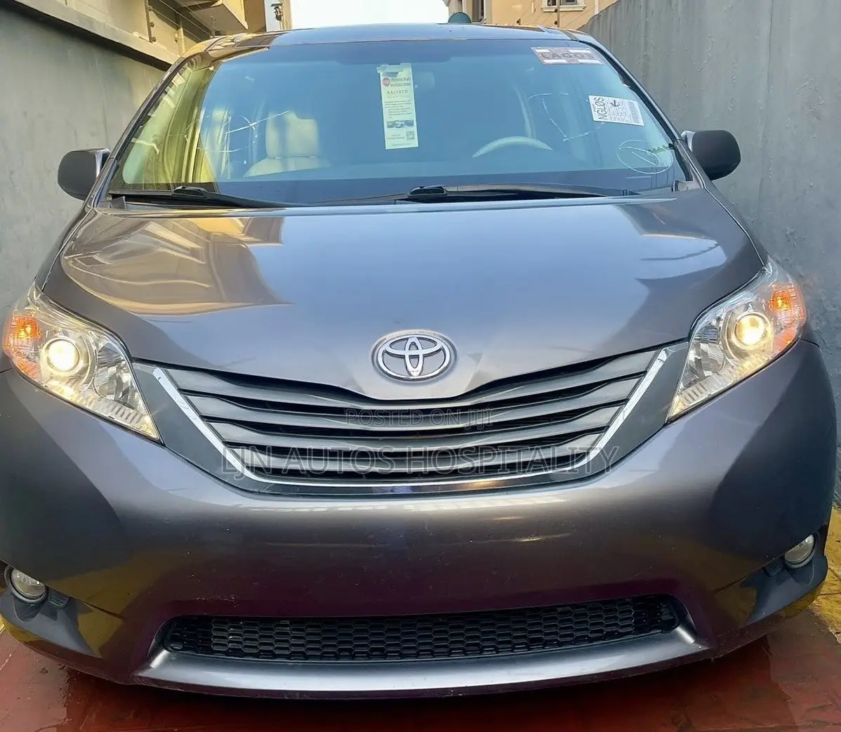 Toyota Sienna XLE 7 Passenger Mobility 2012 Gray