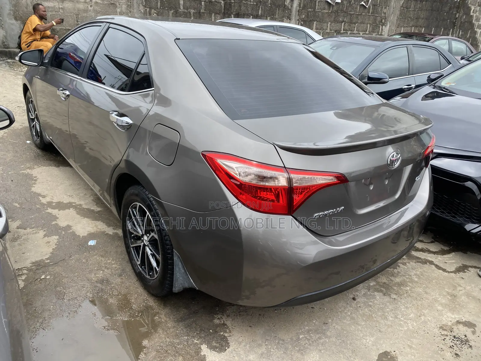Toyota Corolla LE (1.8L 4cyl 2A) 2018 Brown