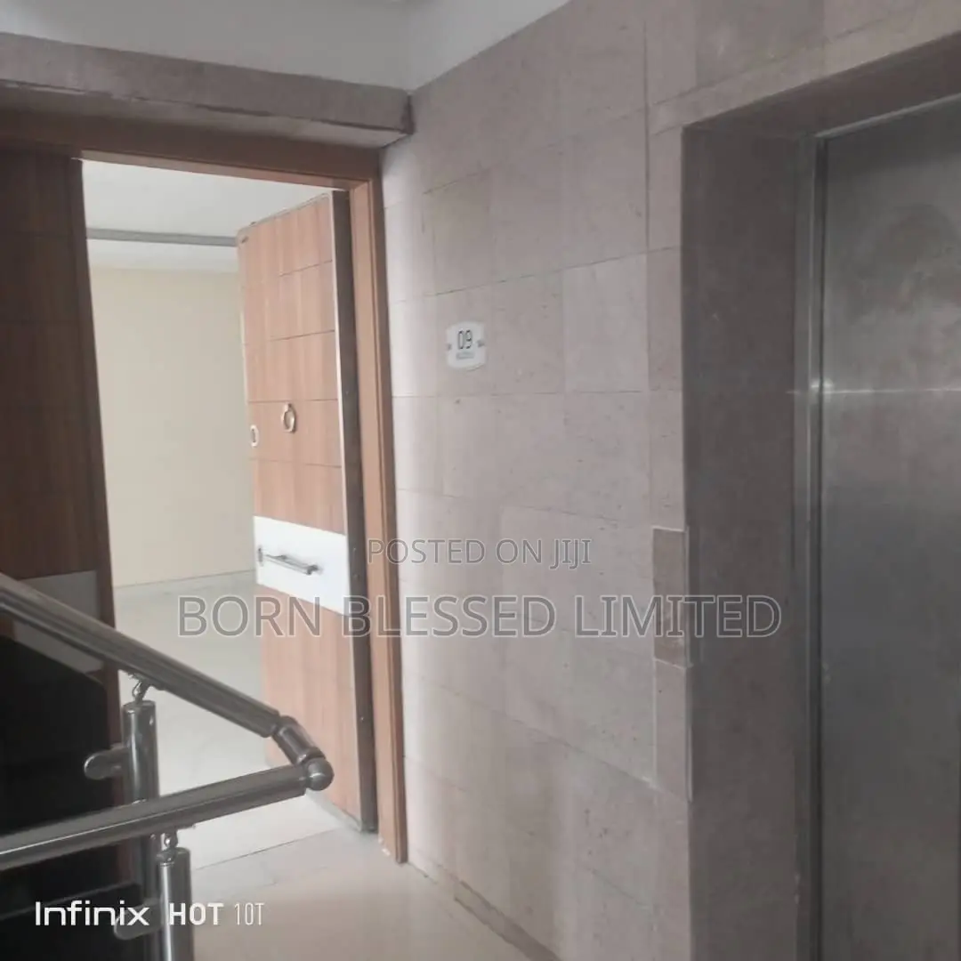 3bdrm Block of Flats in Old Ikoyi for rent