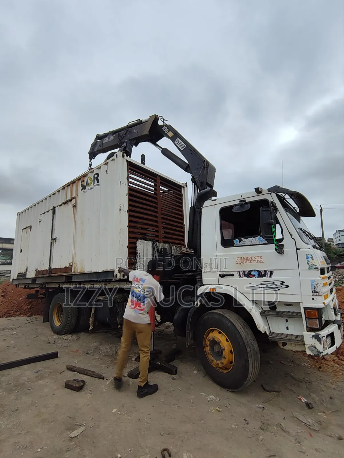 Self Loader Truck Available for Rental