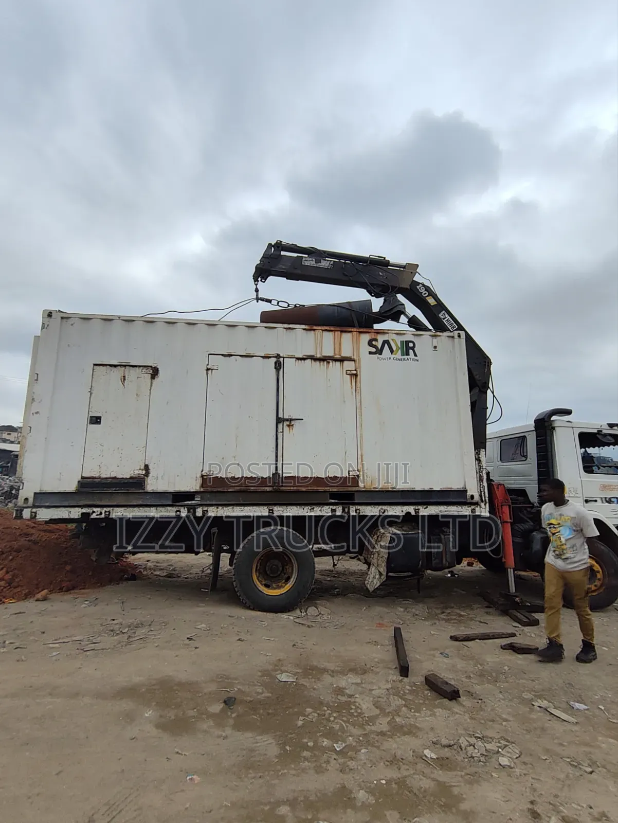 Self Loader Truck Available for Rental
