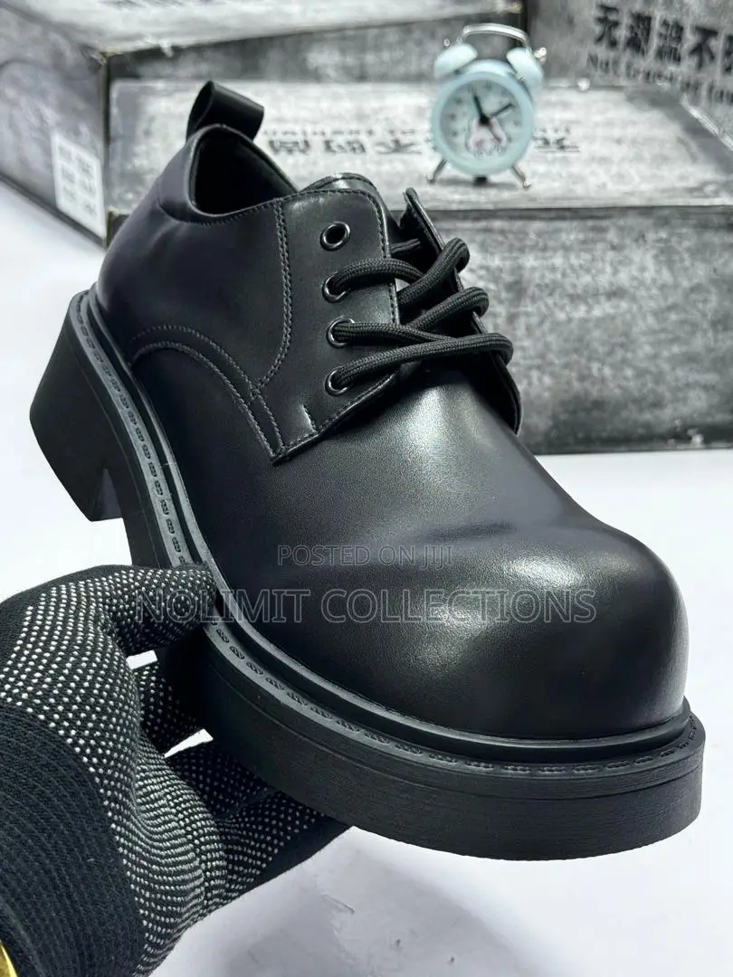 Sleek Men's Black Leather Derby Shoe With Platform Soles